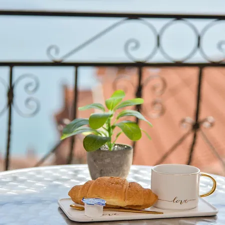 Marto Old Town Aparthotel